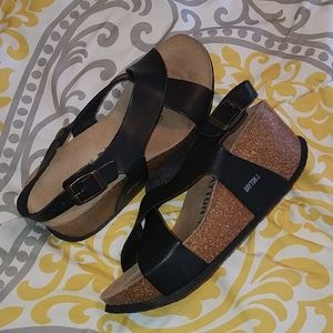 Bayton Sandals